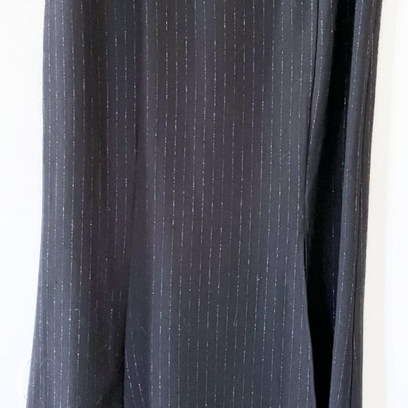 Sleeveless dress with keyhole opening - Picture 6 of 14